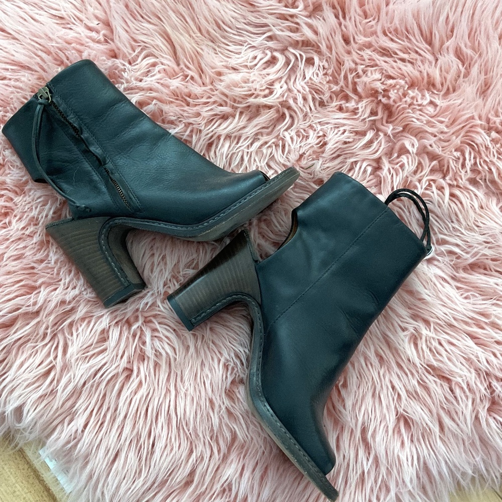 Buttero Leather Zipper Ankle Boots, Made in Italy, Size 39